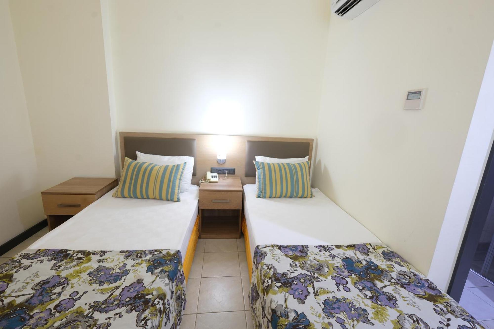 Hotel Sumela Garden เบลดิบี ภายนอก รูปภาพ